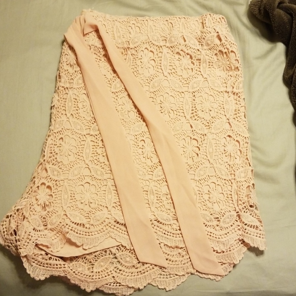 Torrid size 3 pink crocheted shorts